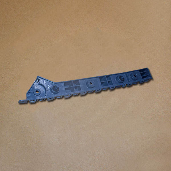 J60-2804511BD   پایه چپ سپر عقب آریزو ۶